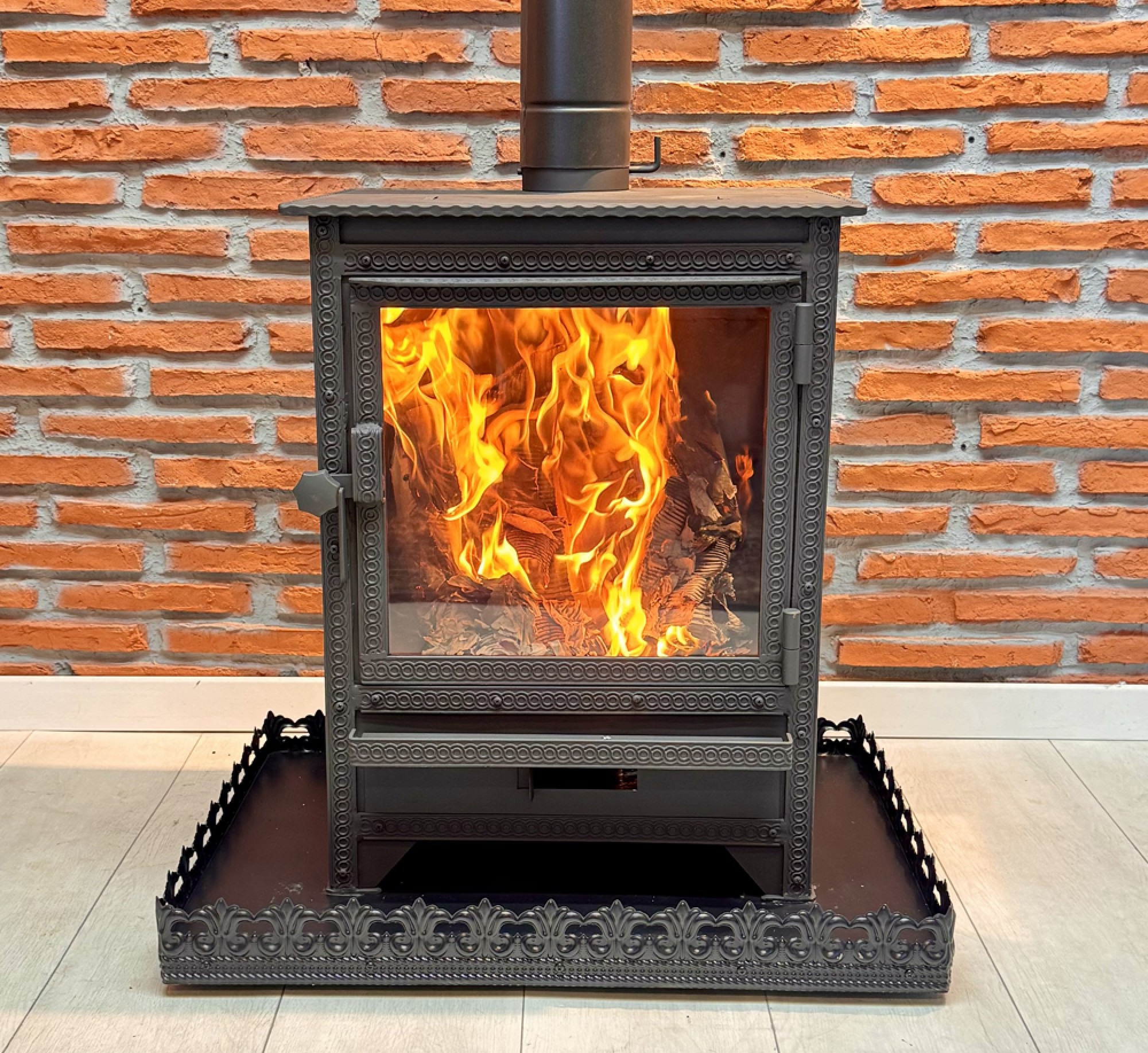 Üç Camlı Uranüs Lüks Şömine